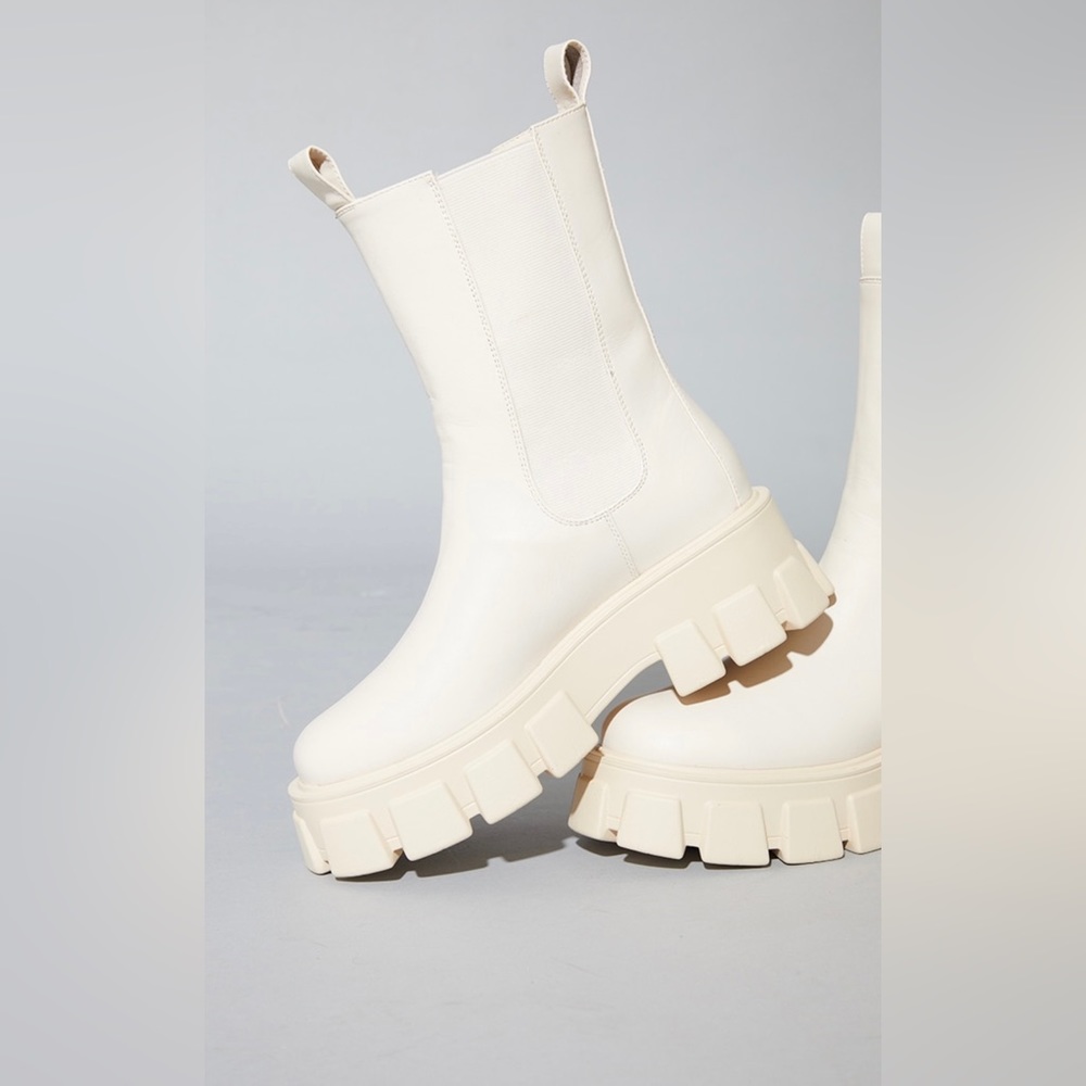 Cream PU chunky sole high Chelsea boots PLT